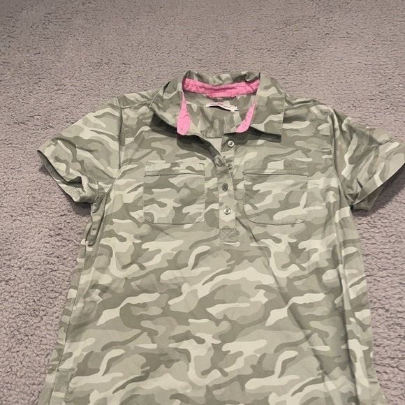 Vineyard Vines
Little Girl's & Girl's Camo Utility Dress size 5 - Picture 4 of 9